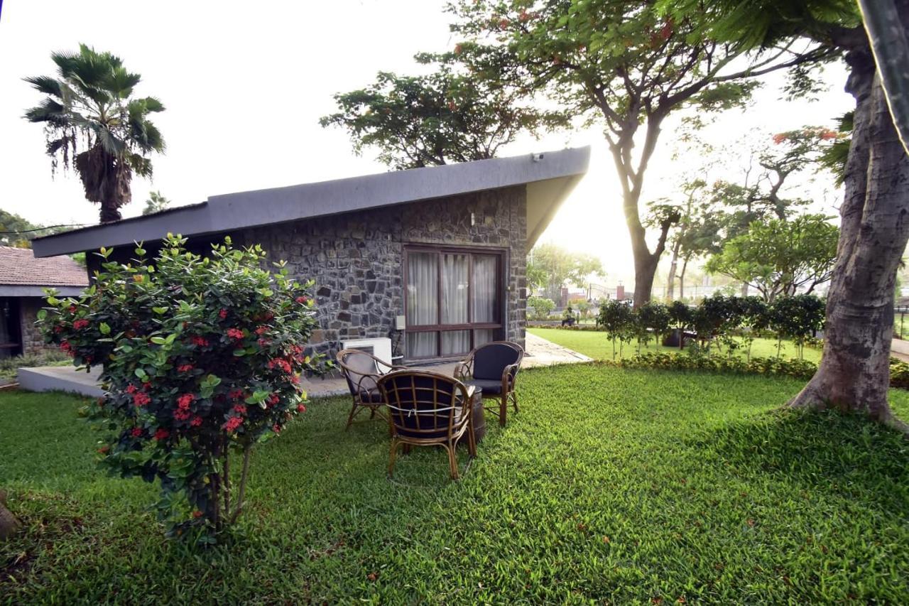 Caves County Resort Nashik Exterior foto
