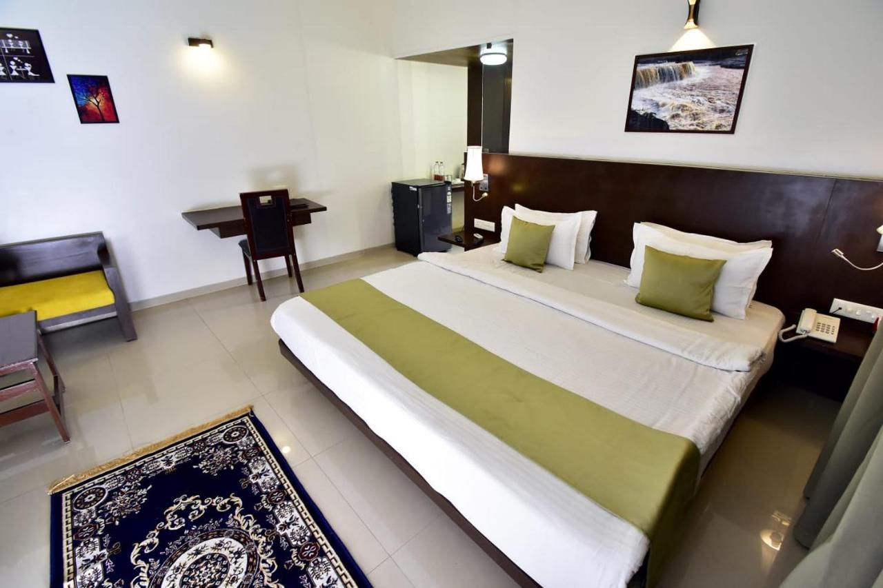 Caves County Resort Nashik Exterior foto