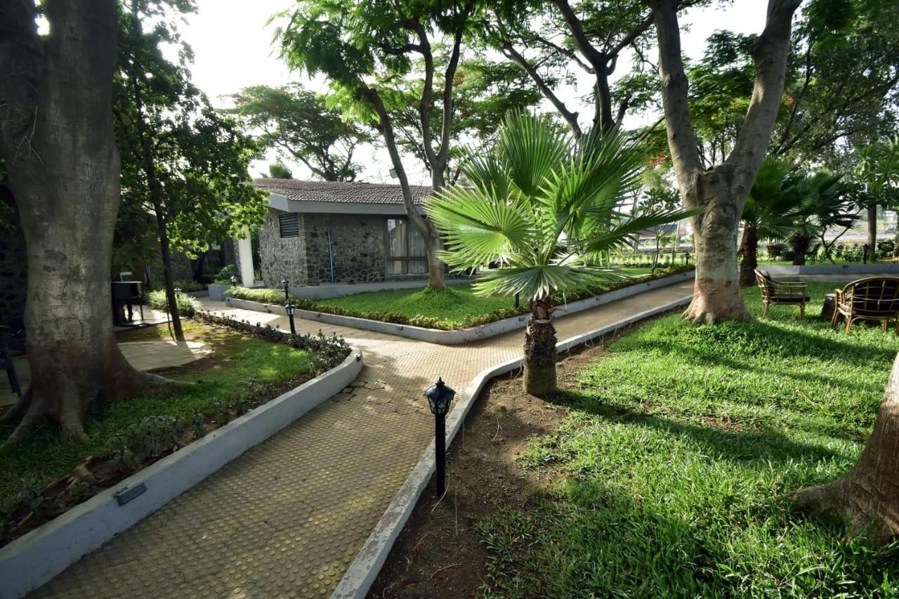 Caves County Resort Nashik Exterior foto