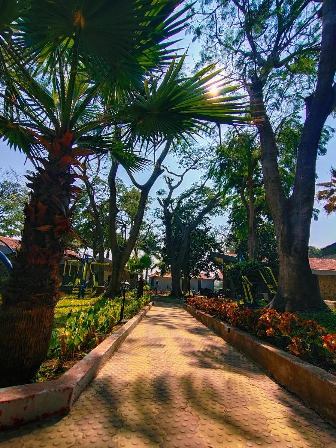 Caves County Resort Nashik Exterior foto